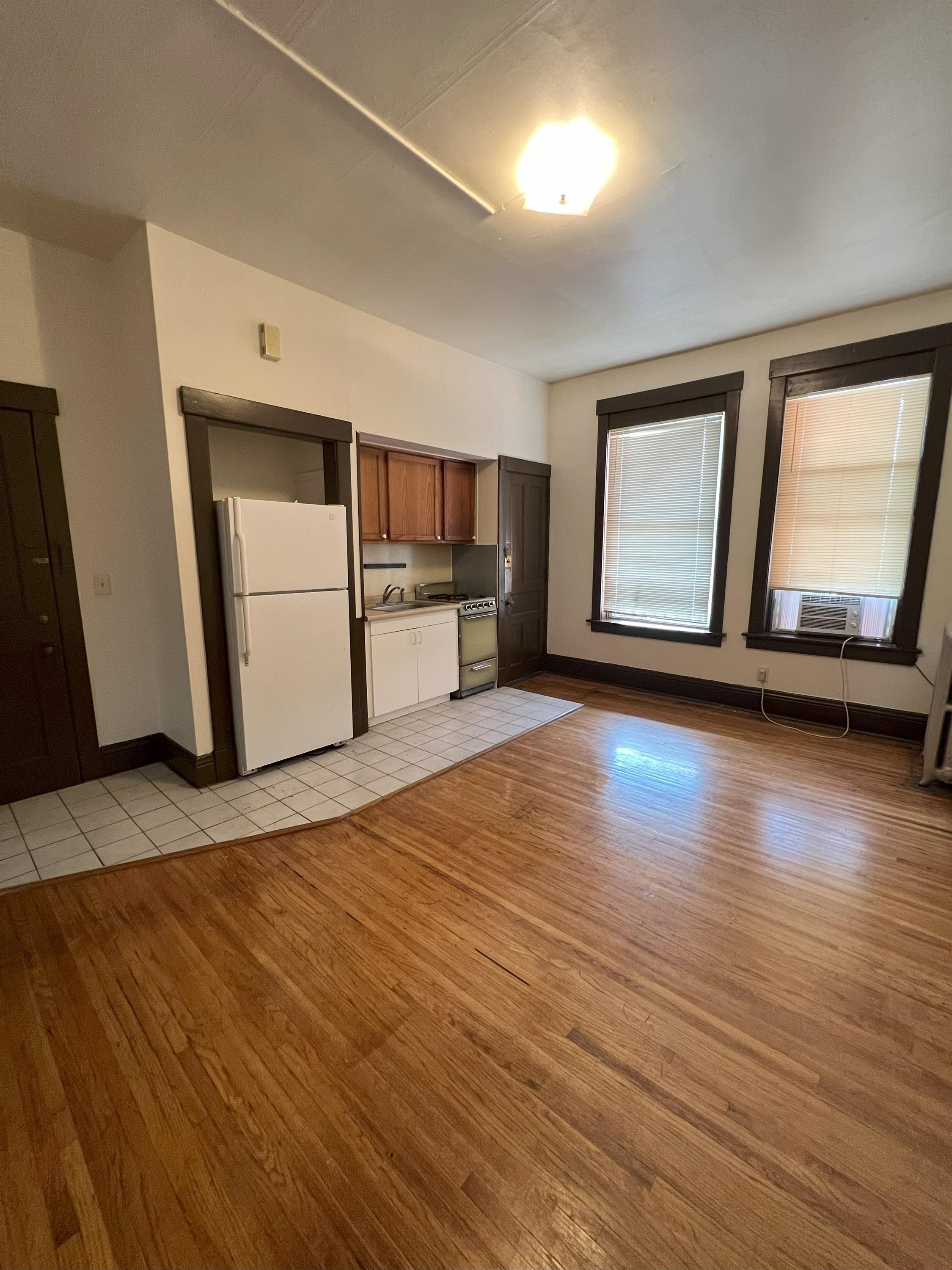 318 Brady Street - 6