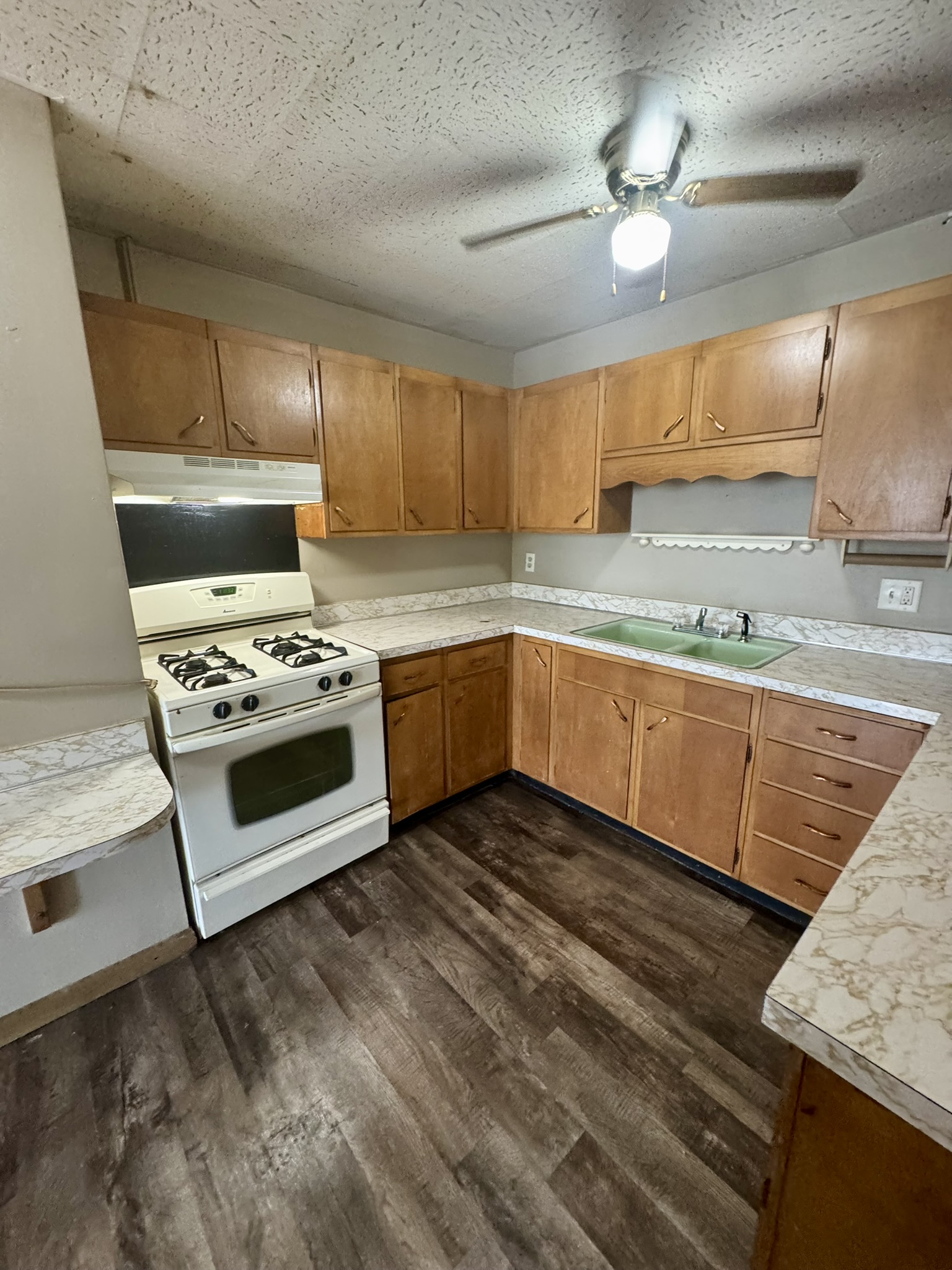 230 W. 3rd St., #407