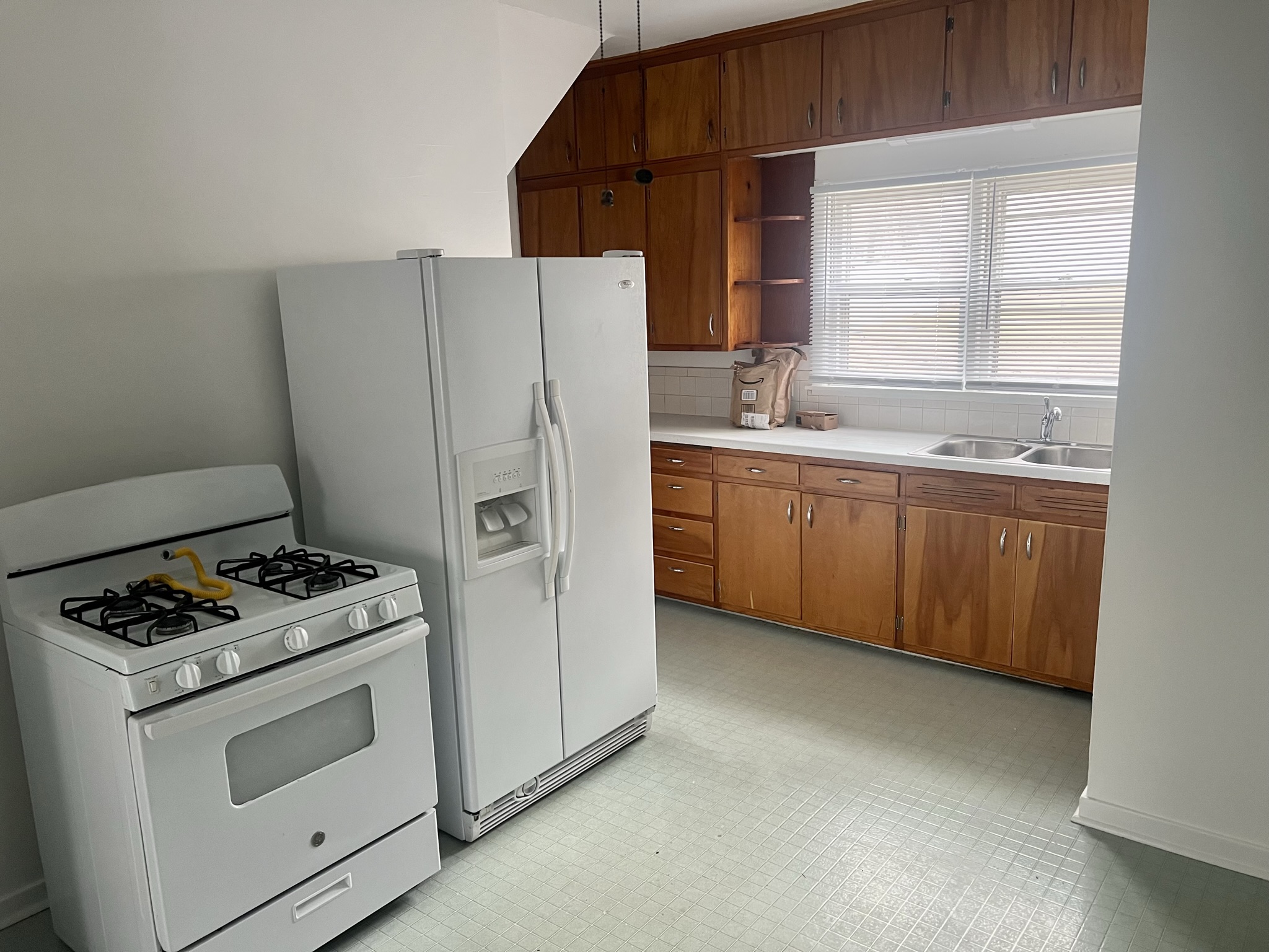 840 Tremont Avenue - Lower